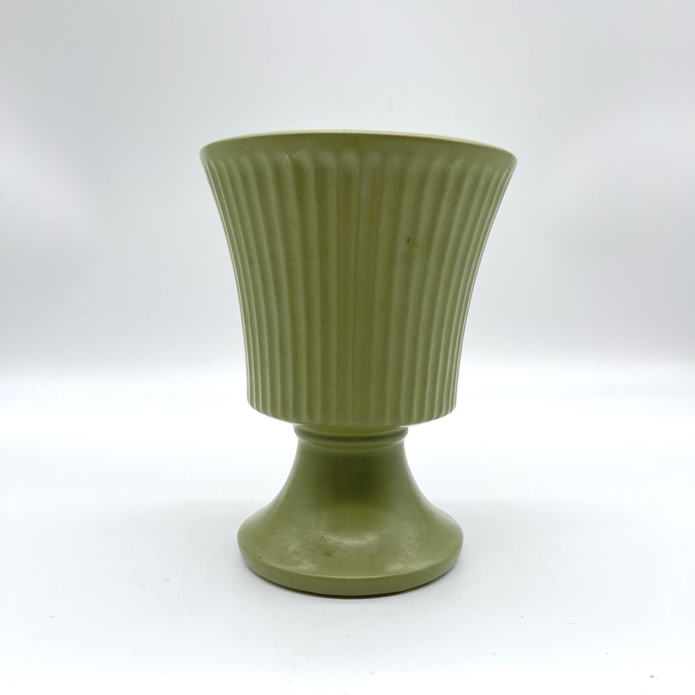 Vintage McCoy Pottery Floraline Moss Green Ribbed 7” Pedestal Vase #474 USA